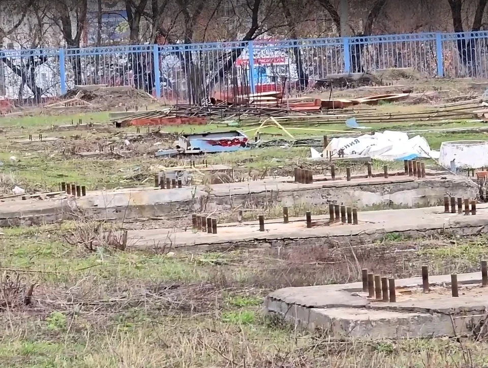 От американских горок остались только бетонные основания