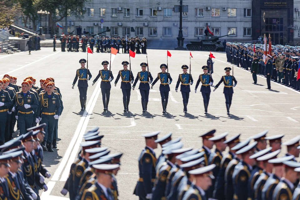 Парад Победы традиционно пройдет на площади Революции