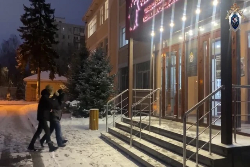 Проректор ПИМУ предстал перед судом за взятки.