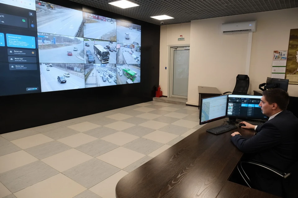 Сейчас контролировать обстановку на дорогах помогают 139 детекторов. Фото: правительство Новосибирской области