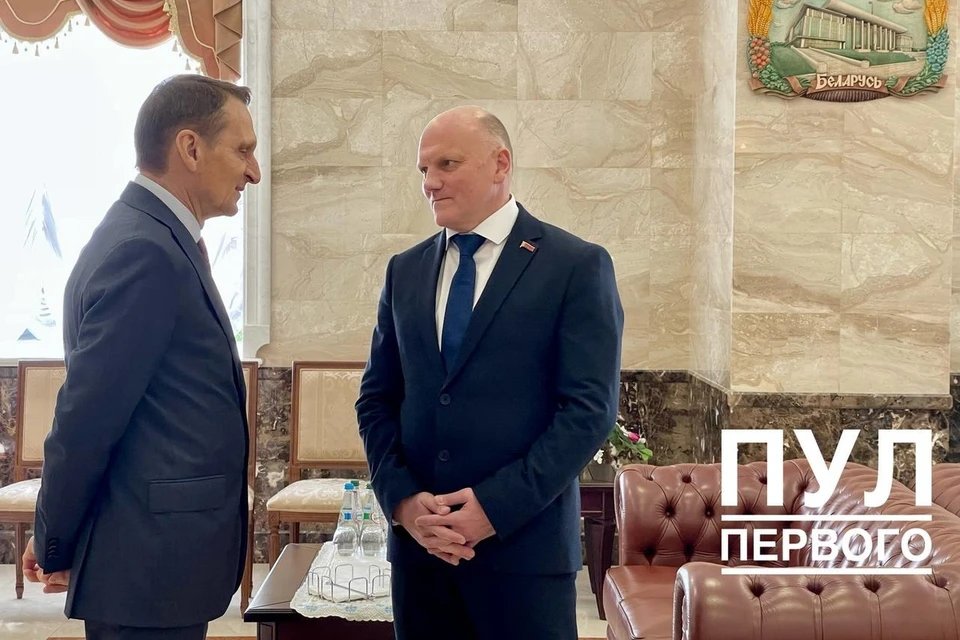 Лукашенко проводит встречу с главой службы внешней разведки РФ Нарышкиным. Фото: телеграм-канал «Пул Первого»