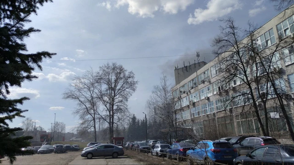 Пожар произошел в строящемся здании на улице Сутырина
