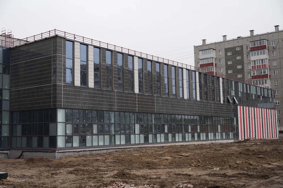 Школу на Взлетке планируют достроить в этом году. Фото: пресс-служба администрации Красноярска