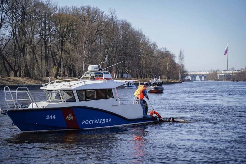Патрульные катера Росгвардии вышли на службу в акватории Петербурга.