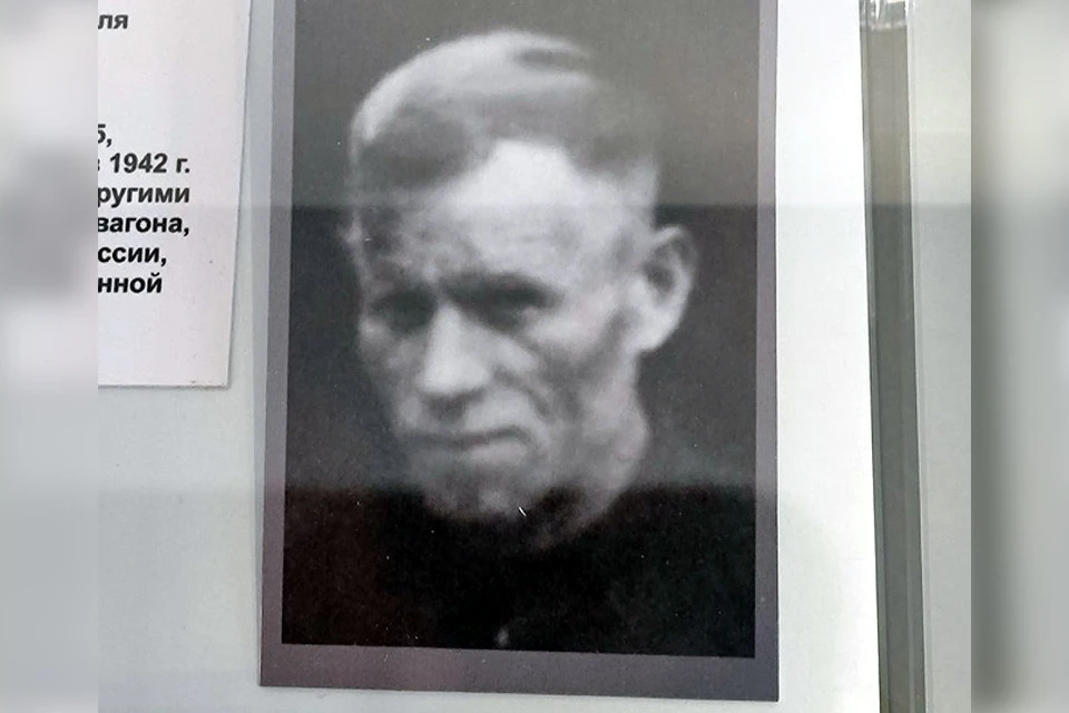 Архивная фотка Ивана Кирилловича Бачурина на выставке в Музее Калининского фронта.