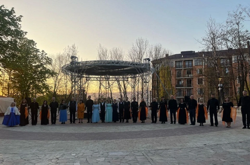 В Кисловодске возродили давнюю советскую традицию устраивать танцы на улицах. Фото: пресс-службы администрации Кисловодска.