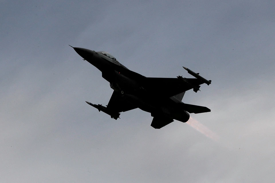 Госдеп США одобрил контракт на $310,5 млн на обслуживание F-16 для Украины.