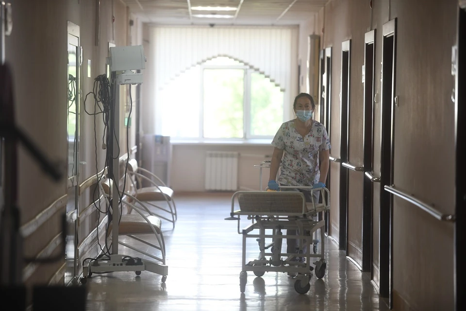 Женщина напала на девочку в очереди к врачу в новосибирской поликлинике