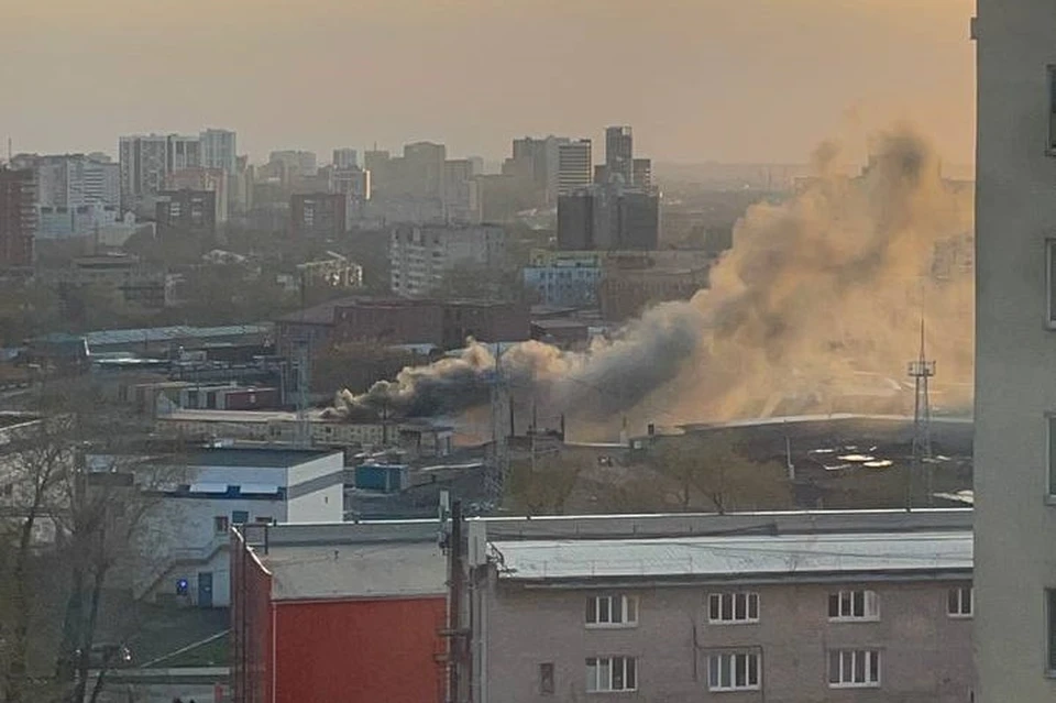 В Перми на Гаче загорелся торговый павильон