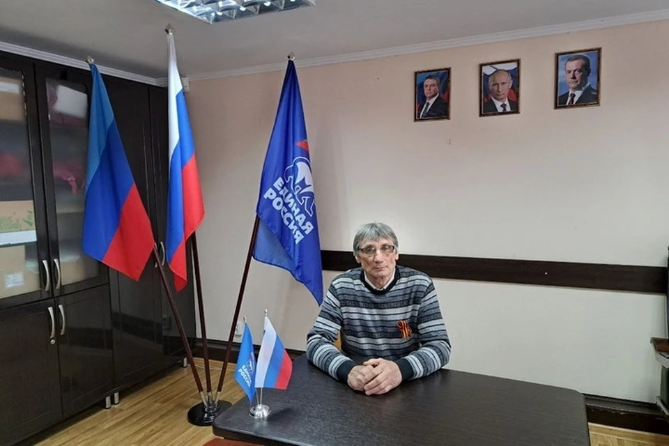 Владимир Романенко был председателем одной из участковых избирательных комиссий на референдуме в ЛНР. ФОТО: ЕР
