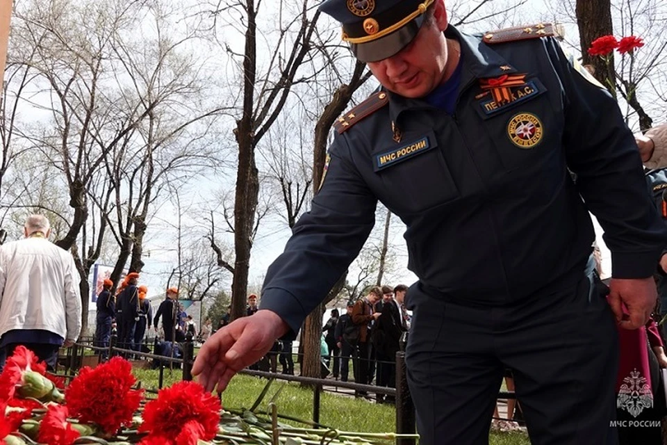 В Хабаровске увековечили память ветерана Великой Отечественной войны Фото: пресс-служба ГУ МЧС России по Хабаровскому краю
