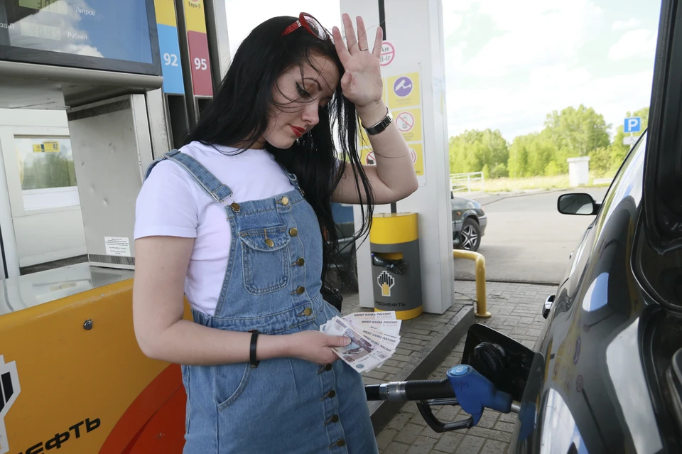 За неделю полный бак 95-го бензина стал дороже на 6-7 рублей.