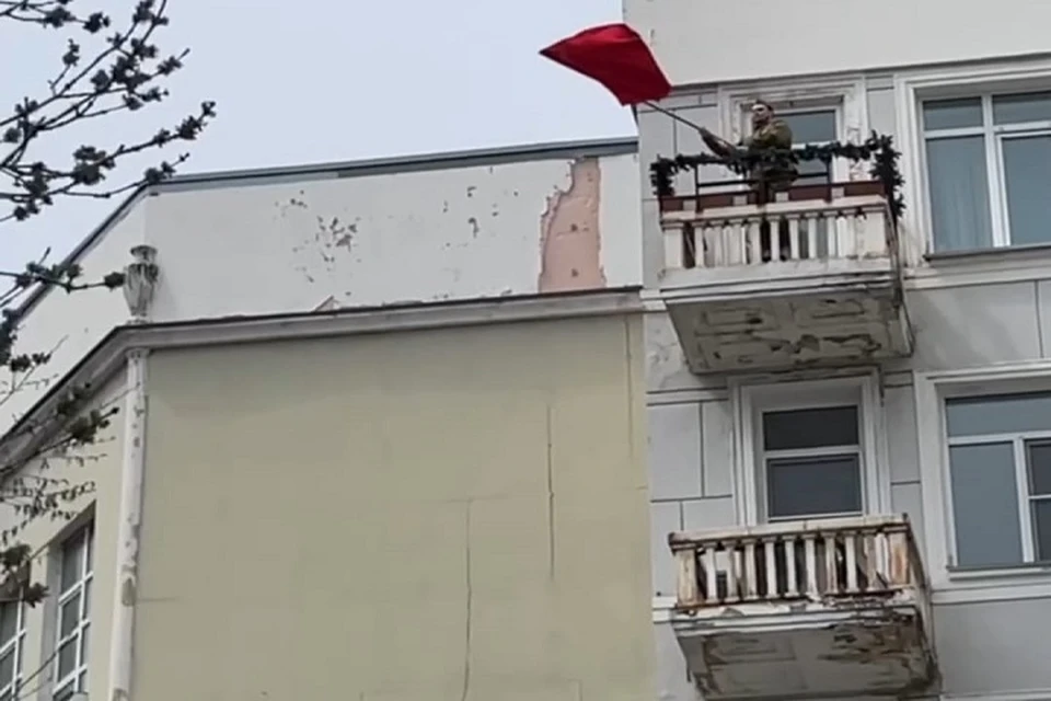 Знаменитую сцену воссоздали в Хабаровске. ФОТО: скриншот видео