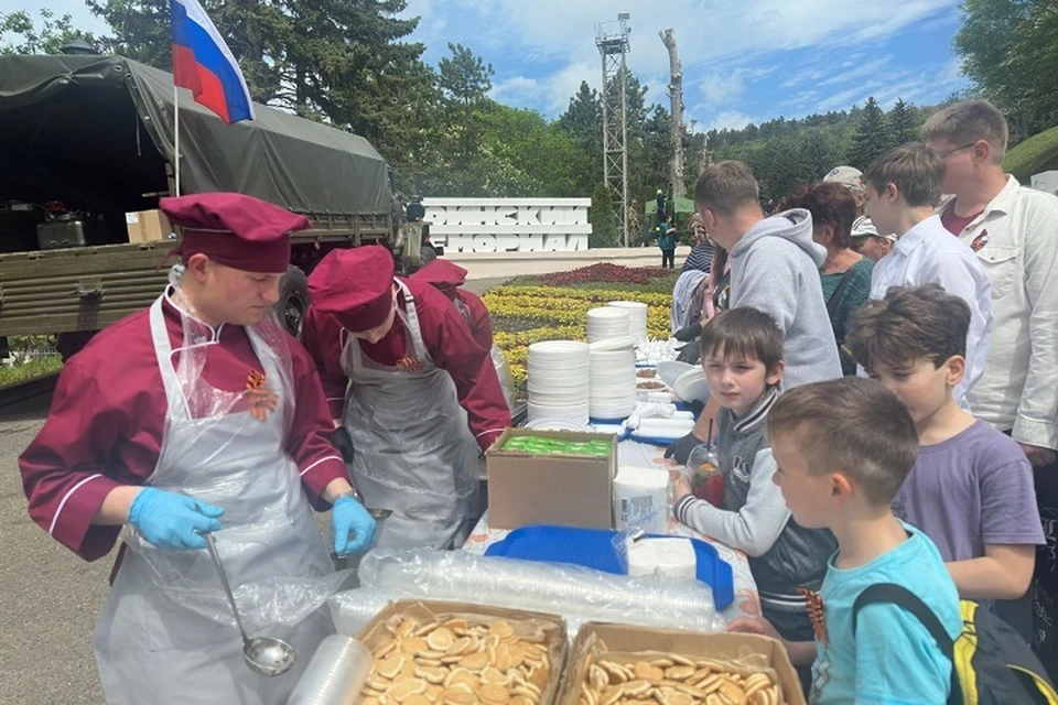 В Пятигорске для участников парада была развернута военно-полевая кухня. Фото: Росгвардии СКФО.