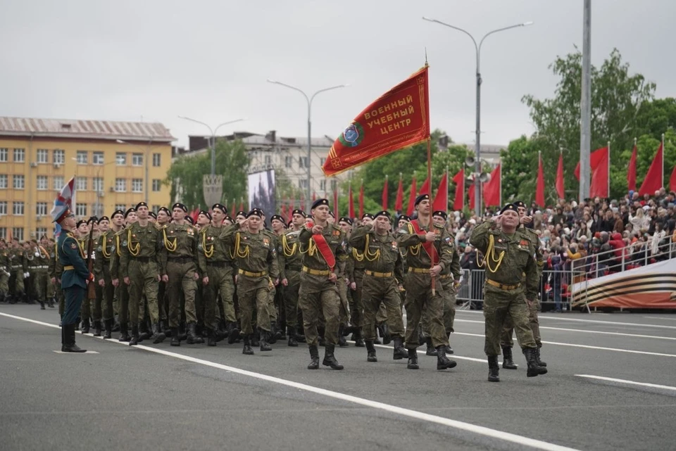 В городе прошел парад Победы