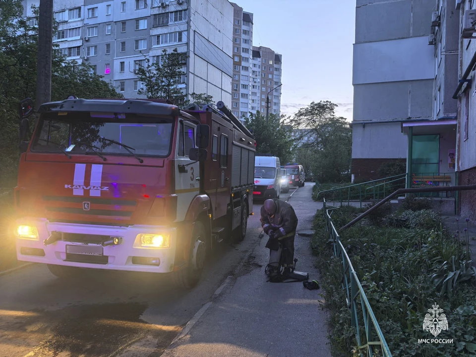 Огнеборцы спасли человека на пожаре в тульской девятиэтажке