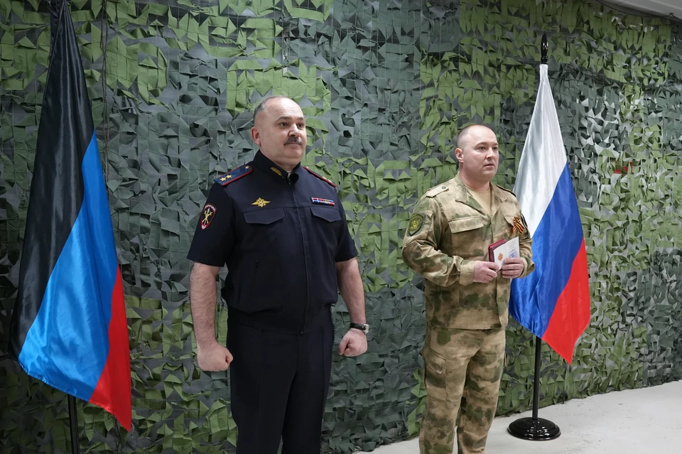 Министр внутренних дел ДНР наградил сотрудников временных отделов полиции. Фото: МВД по ДНР