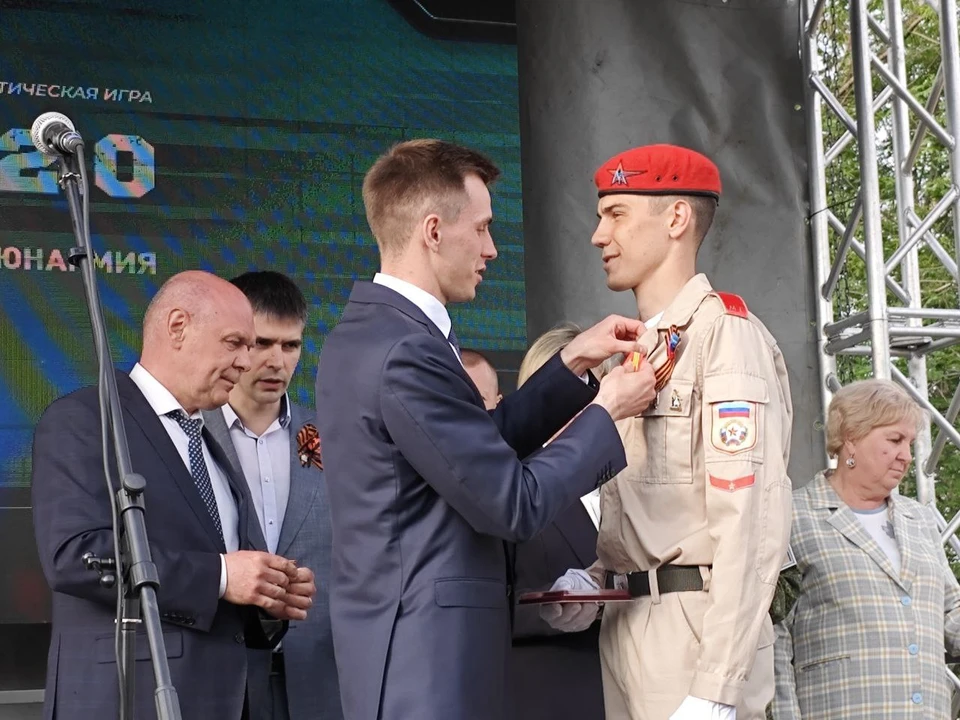Начальник главного штаба «Юнармии» Владислав Головин посетил ЛНР