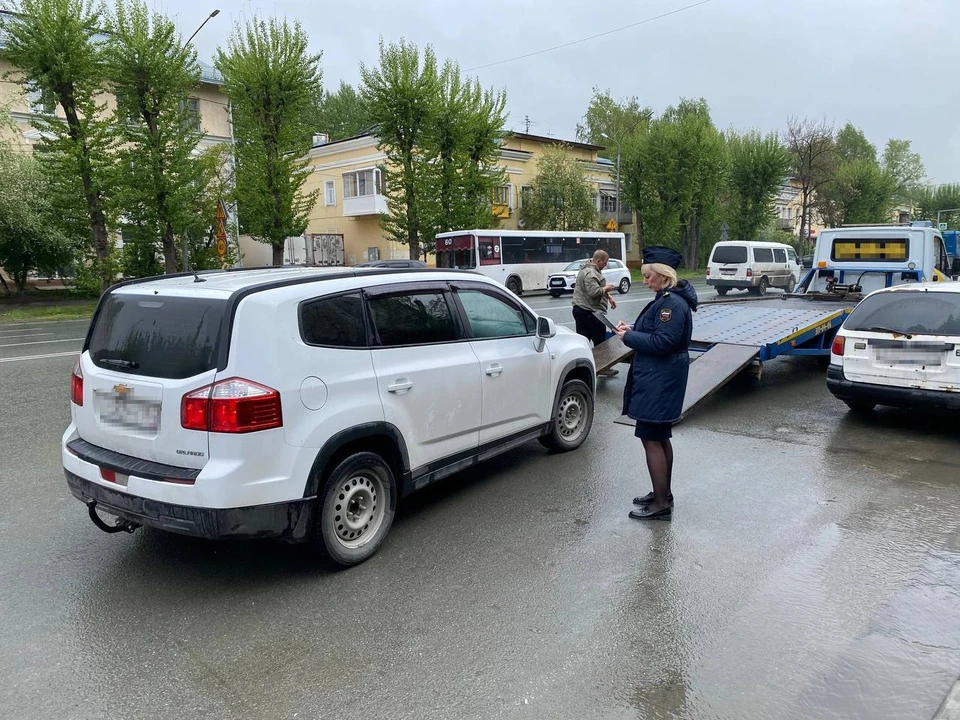 Новосибирец три раза пытался сбежать от приставов из-за ареста автомобиля. Фото: ГУФССП по Новосибирской области