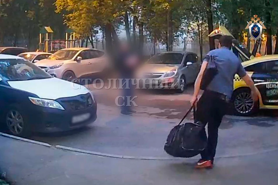 Сумку неизвестный привез на машине. Автомобиль отследили по камерам, маршрут заканчивался на Казанском вокзале – там-то и задержали подозреваемого. Фото: СК Москвы