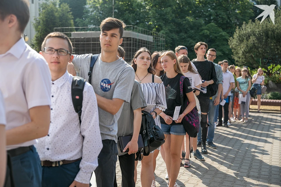 Минобразования Беларуси заявило, что почти 50% выпускников девятых классов не идут в десятый класс. Фото носит иллюстративный характер.