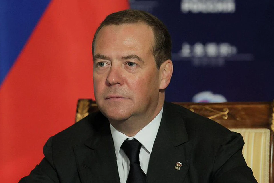 Медведев: Конфликт повторится, если новые власти Украины не признают старые акты