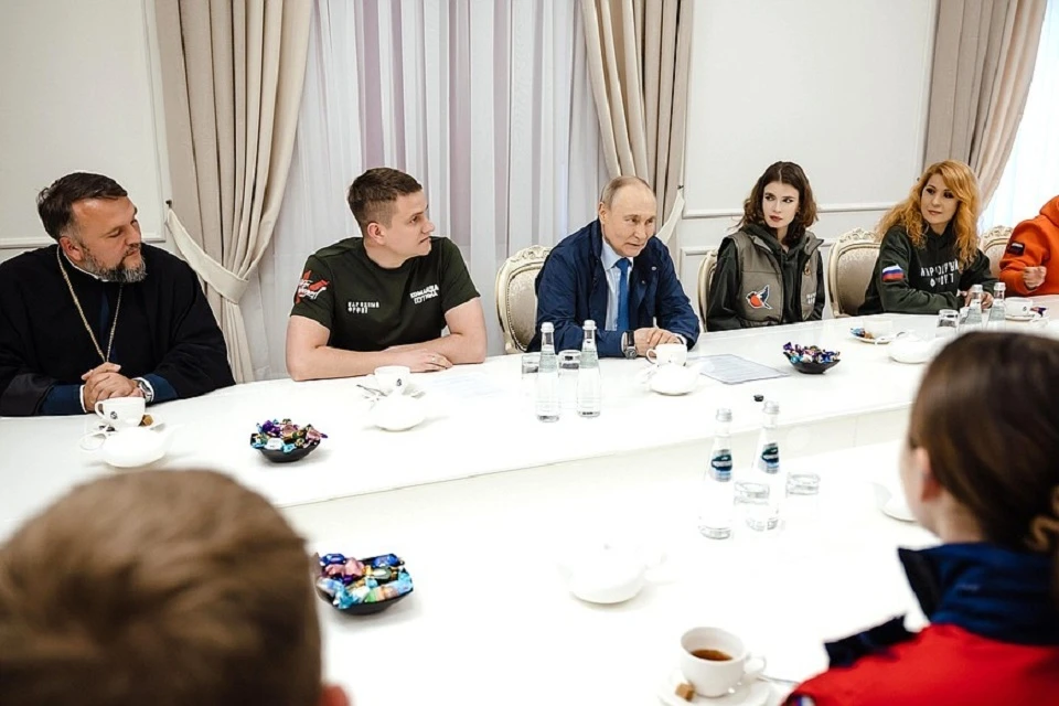 Видео встречи Владимира Путина с добровольцами в Курской области показал Кремль Фото: пресс-служба Кремля