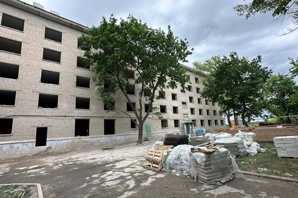 Ямал восстанавливает общежитие в поселке Донское ДНР. Фото: Департамент строительства и жилищной политики ЯНАО