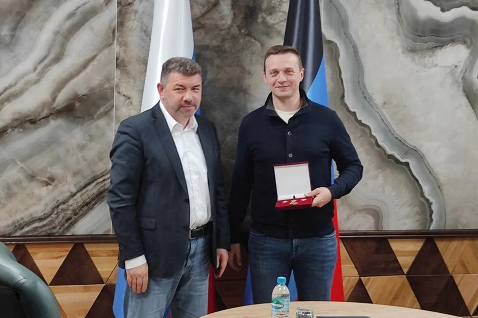 Ежиков и руководитель Роснедр обсудили создание программы геологоразведочных работ на 2026-2030 годы. Фото: ТГ/Ежиков