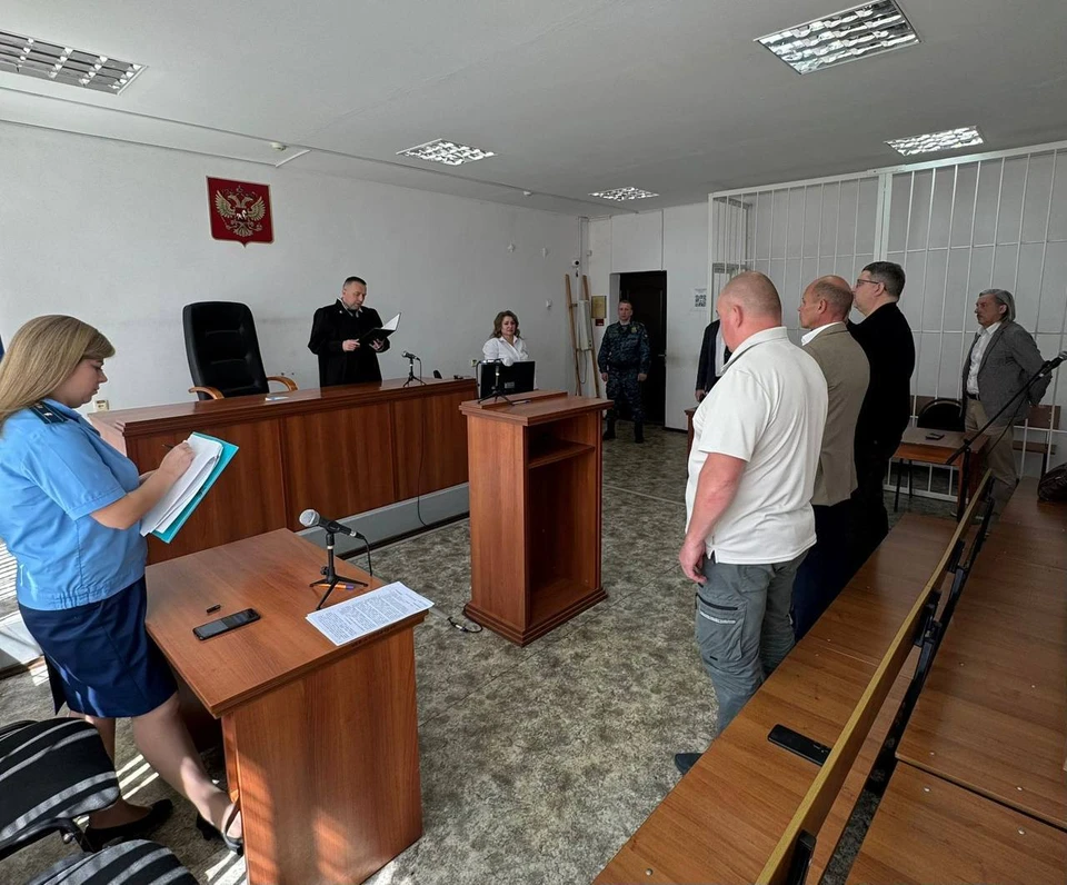 Двое фигурантов выслушали обвинительный приговор, а экс-чиновника сочли невиновным