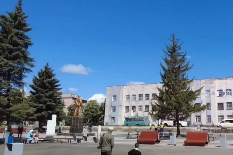 Реконструкция площади проходит в рамках проекта «Формирование комфортной городской среды». Фото: Правительство ДНР