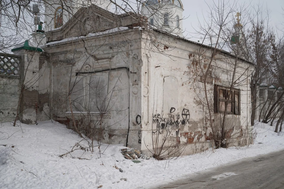 Стадион, построенный в1930-е годы, находится в границах улиц Буянова, Маяковского и Коммунистической