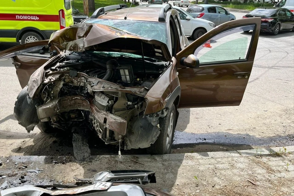 Автомобили получили значительные повреждения. Фото: ГАИ Челябинска