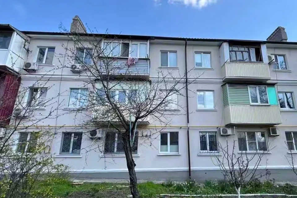 В Ильичевском районе Мариуполя на улице Охотничьей завершили ремонт дома. Фото: РКС-НР