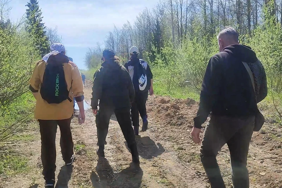 Мальчика ищут более 200 человек. Скриншот видео "ЛизаАлерт"