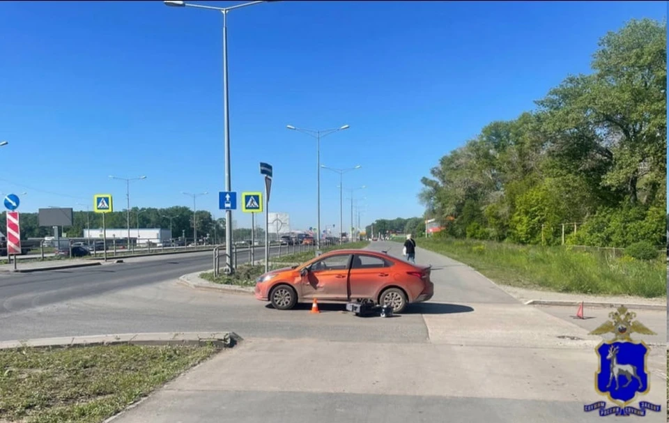 Водитель моноколеса столкнулся с автомобилем Hyundai Solaris