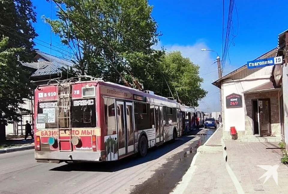 Пожар на Глаголева парализовал движение в центре Калуги.