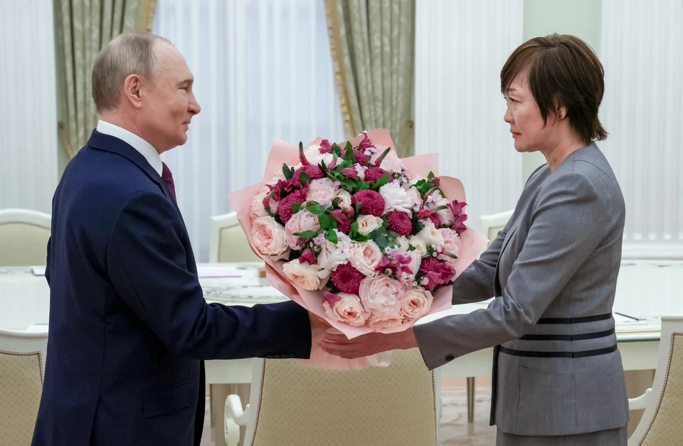 Японское правительство отказалось комментировать встречу вдовы Абэ с Путиным
