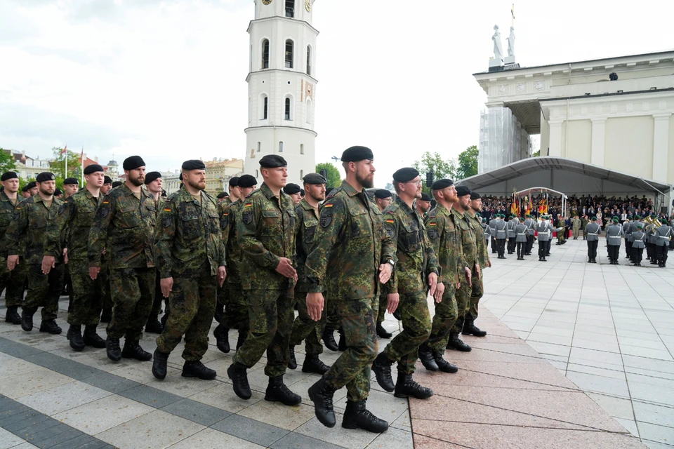 Германия впервые со времен нацистов отправила постоянные войска за границу