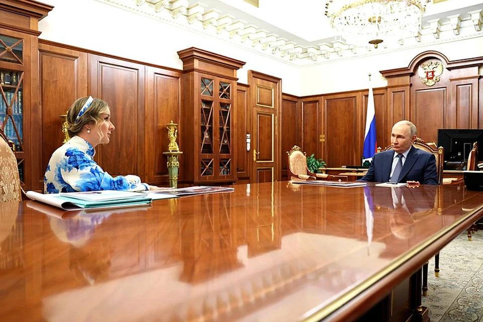 Владимир Путин принял в Кремле уполномоченную по правам ребёнка Марию Львову-Белову.