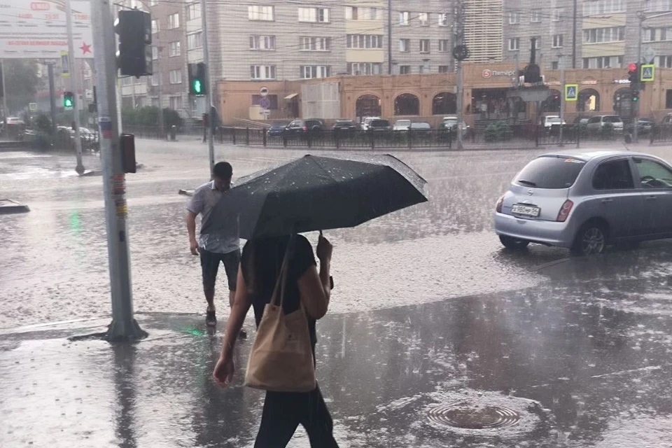 Новосибирск накрыл сильный ливень