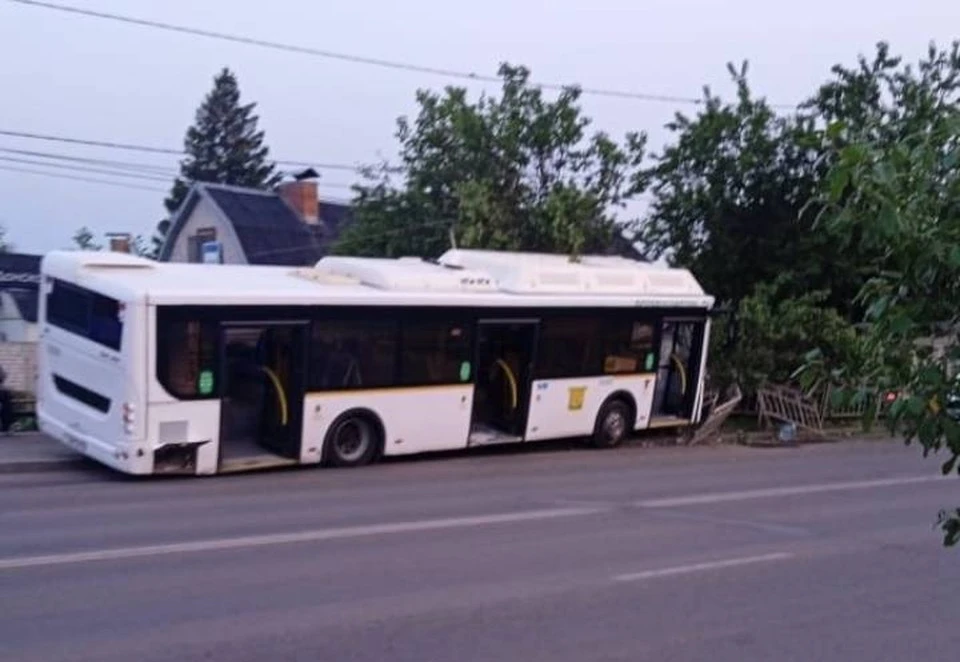 Автобус после аварии.