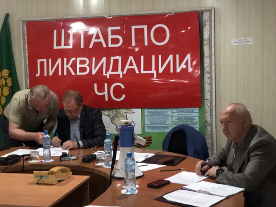 Участники учений отрабатывали экстренное перемещение жителей в условиях возникновения ЧС.
