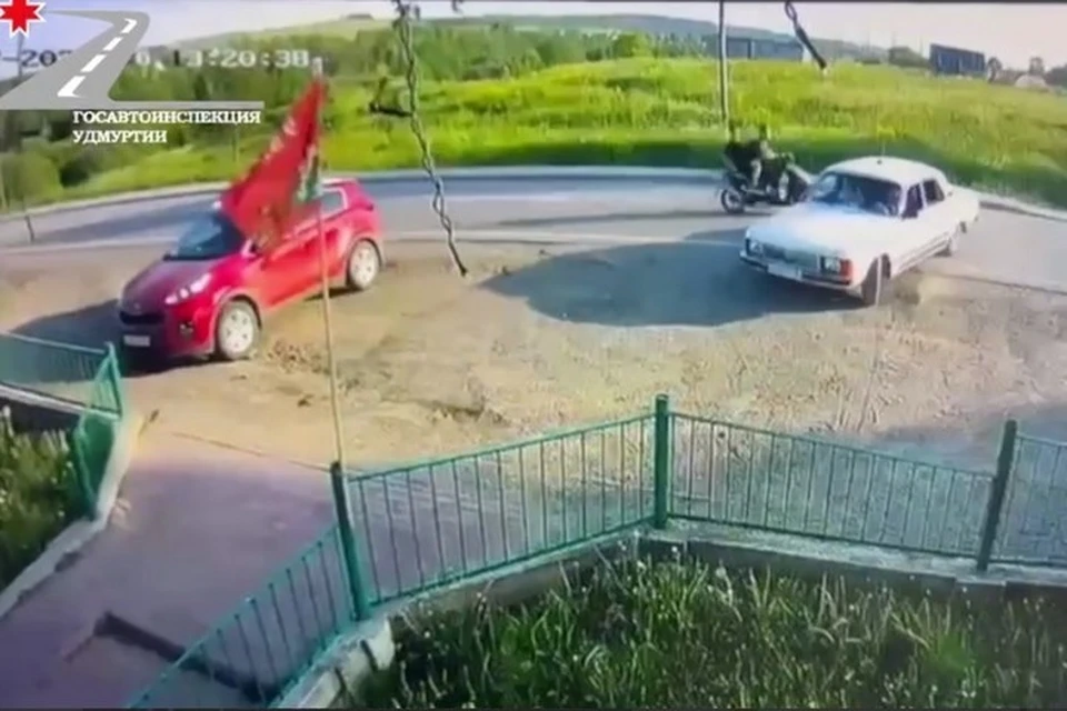 Подростки ехали без шлемов. Фото: Госавтоинспекция Удмуртии