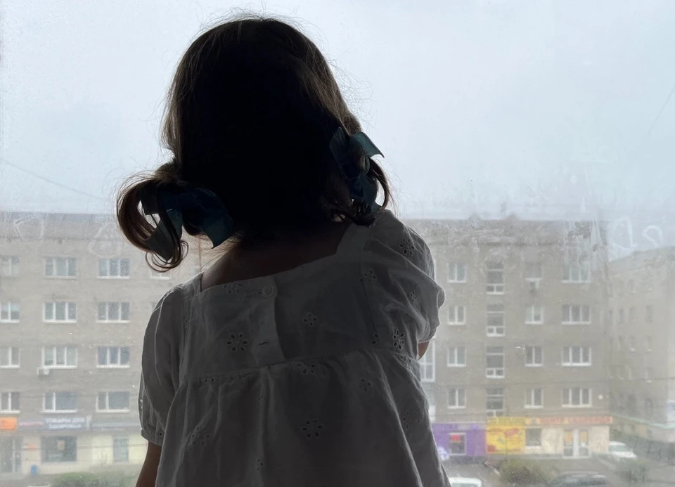 Сейчас девочка находится под наблюдением врачей.