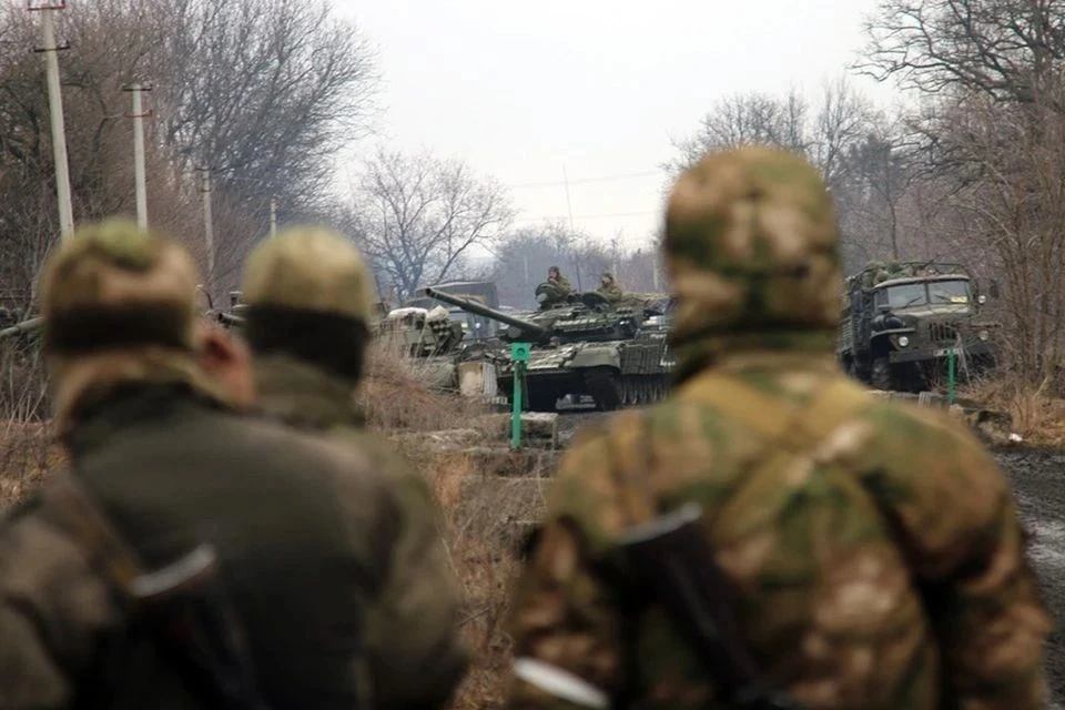 Видео возвращения первой группы солдат ВС РФ до 25 лет показало Минобороны РФ