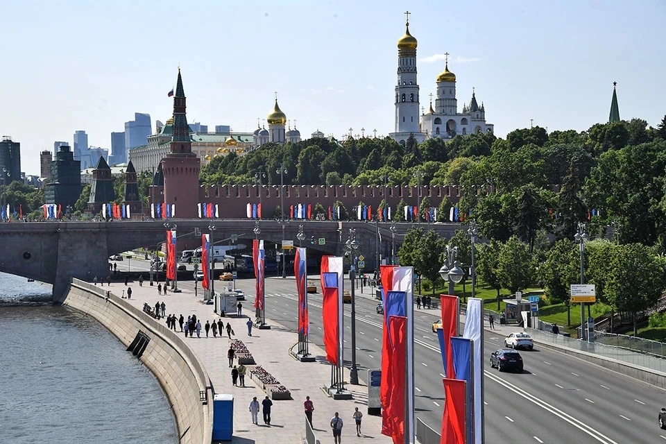 Накануне Дня России изменится схема движения транспорта в центре столицы