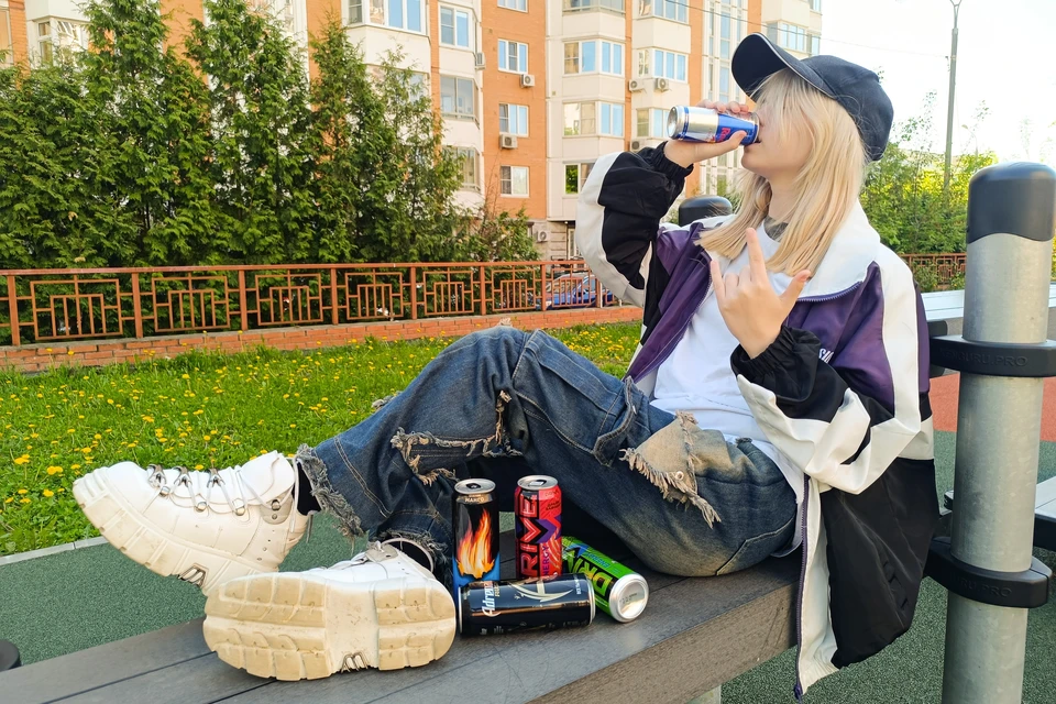 В поликлиниках, школах и на спортивных площадках запрещено продавать энергетические напитки. Фото: архив "КП"