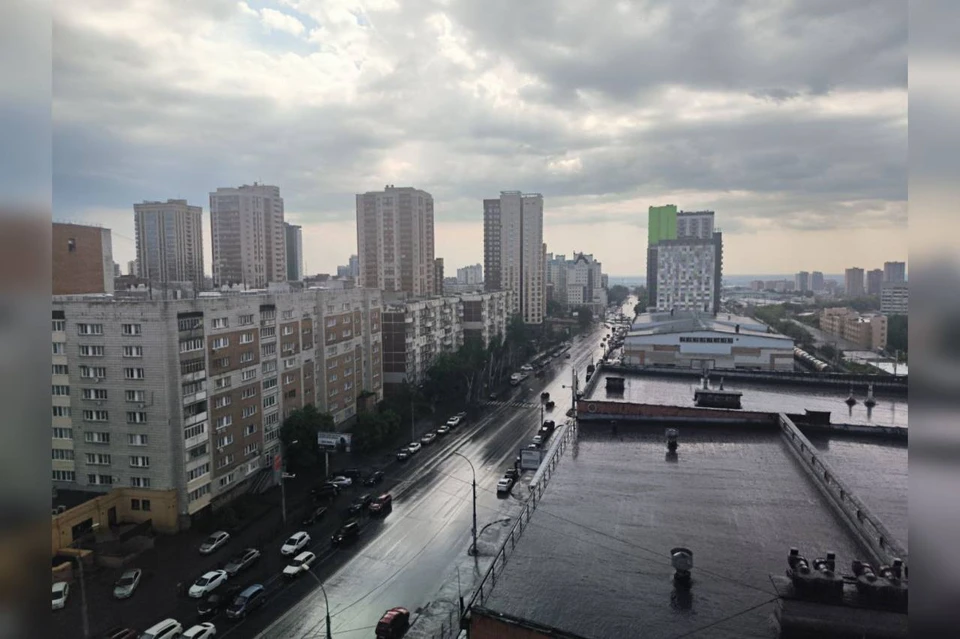 Новосибирцы показали фото и видео ливня 11 июня