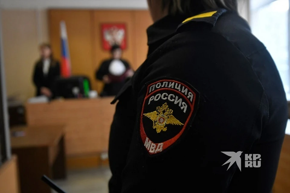 Свердловчанин вместе с жителями Челябинской области попытался отправить огромный нефрит за рубеж